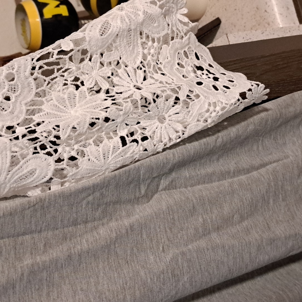 🥳New lace sleeve tunic top - Picture 13 of 13